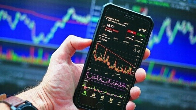 तेल की कीमतों में उछाल से बदला समीकरण, ONGC बना निवेशकों का नया पसंदीदा स्टॉक