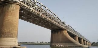 प्रयागराज में यमुना पर बनेगा नया रेल पुल, दिल्ली–हावड़ा रूट पर ट्रेनों का दबाव होगा कम प्रयागराज में यमुना पर बनेगा नया रेल पुल, दिल्ली–हावड़ा रूट पर ट्रेनों का दबाव होगा कम