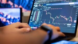 बाजार में कमजोरी के संकेत, लेकिन इन 20 स्टॉक्स पर रखें नजर – आज मिल सकता है मौका