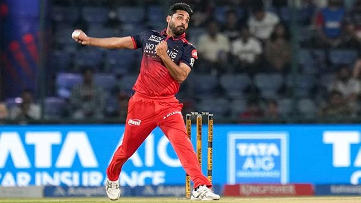 भुवनेश्वर कुमार ने रचा इतिहास: T20 में 350 विकेट लेने वाले पहले भारतीय तेज गेंदबाज बने