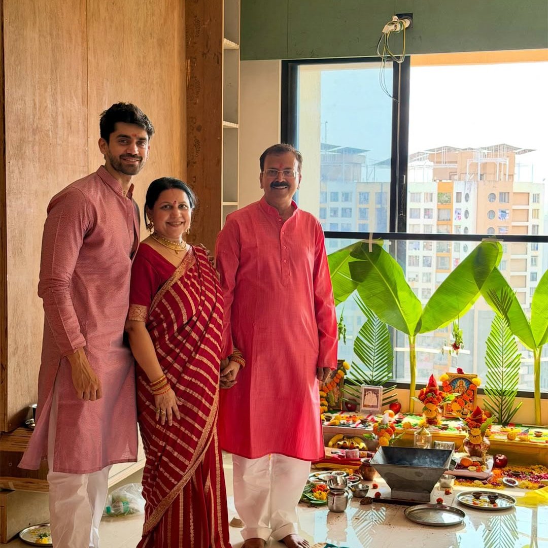 10 साल बाद मिला ‘सपनों का घर’: अविनाश मिश्रा ने गर्लफ्रेंड संग किया गृहप्रवेश, हुए भावुक