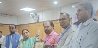 गाँधी भवन के संयुक्त निदेशक प्रोफेसर हंसराज सुमन को पंजाब यूनिवर्सिटी में डॉ.अम्बेडकर नेशनल अवॉर्ड मिला